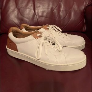 Men’s Size 10 Born leather Sneakers